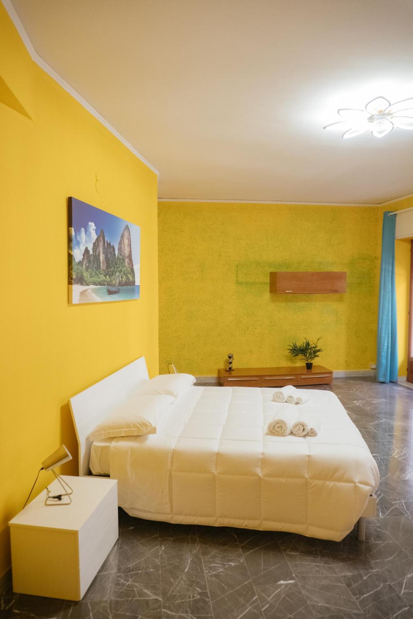 Domus Aurea Relax Room Salerno Esterno foto