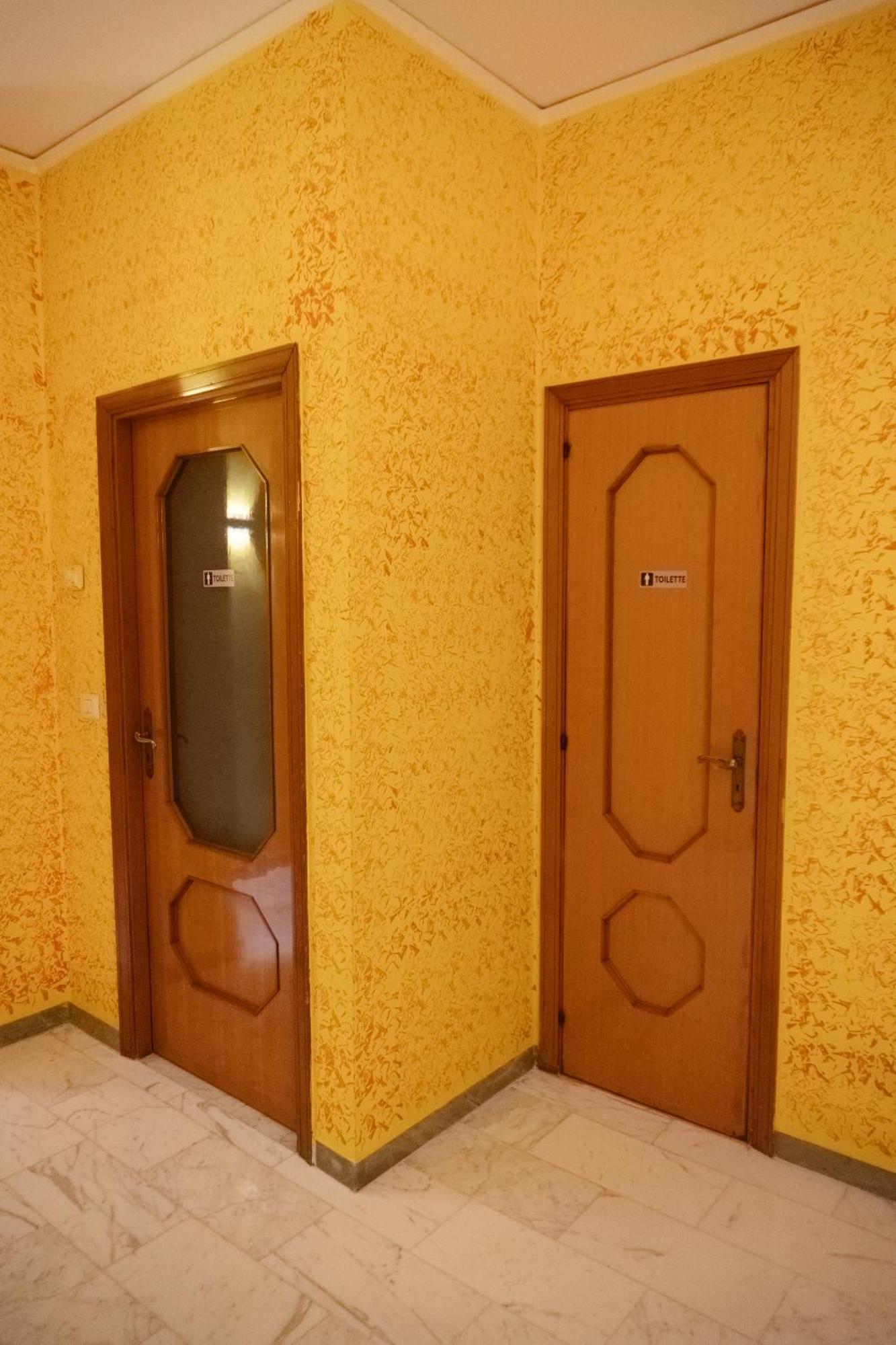 Domus Aurea Relax Room Salerno Esterno foto