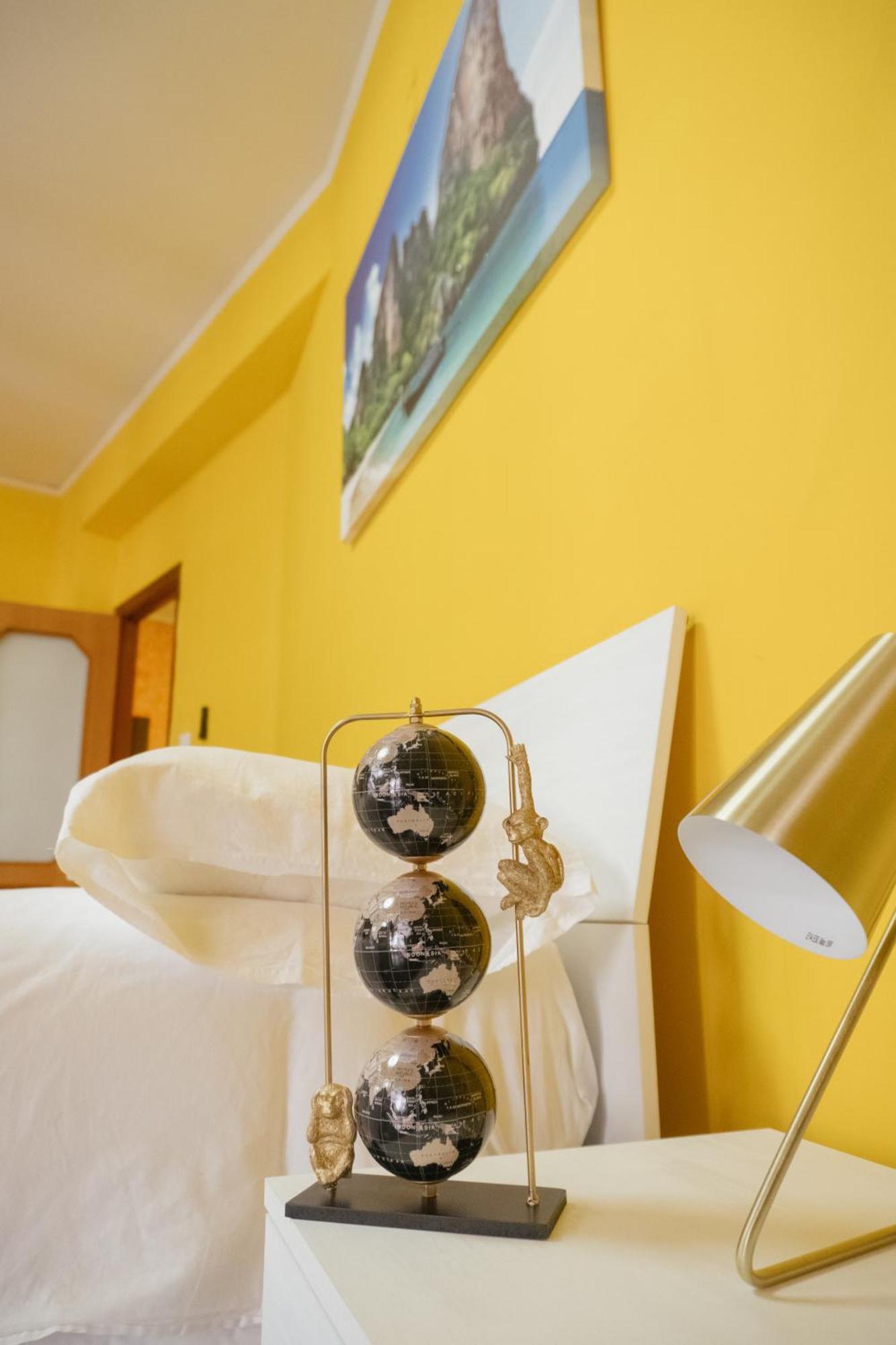 Domus Aurea Relax Room Salerno Esterno foto